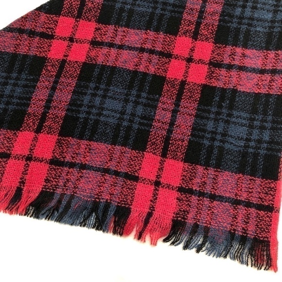 Luxury Cashmere Acrylic Plaid Knitted Triangle Scarf - Picture 4 of 5